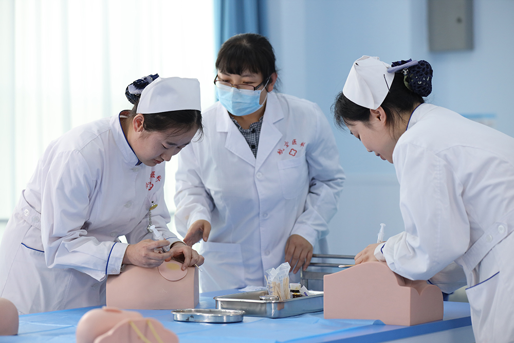 【假期安全】陕西航空医科职业技术学校致全体家长的国庆中秋双节信